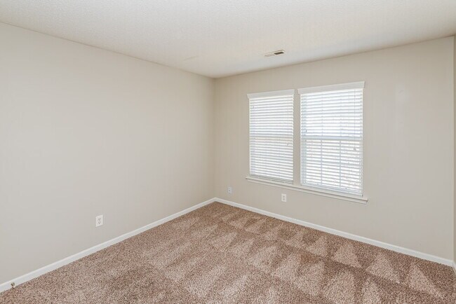 Building Photo - 2436 Celosia Dr