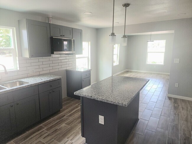 Building Photo - 4702 Marietta Ln