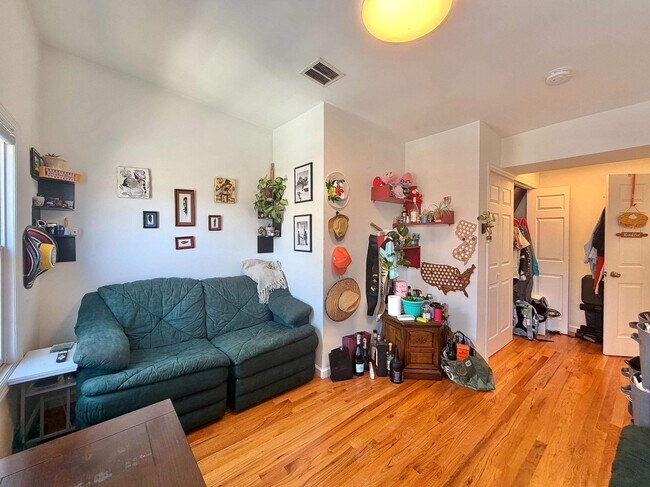 Building Photo - 265 3rd St