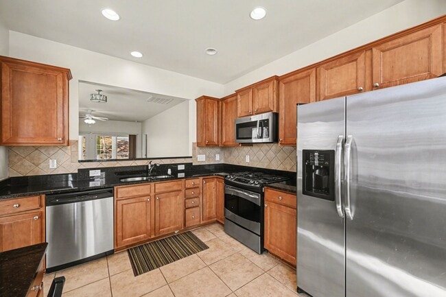 Building Photo - Immaculate & Move-in Ready Home in Desirable 55+ Community - Carolina Preserve