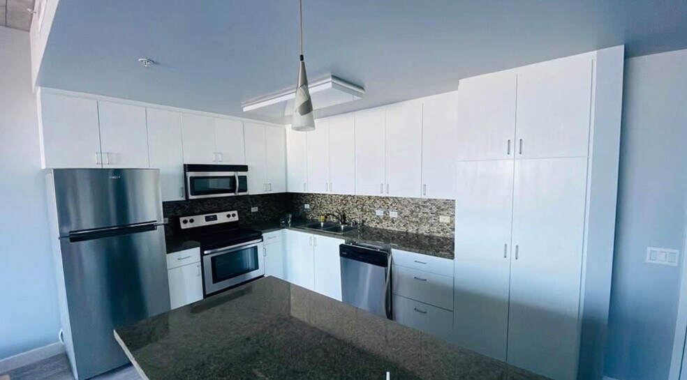 Building Photo - 1080 Park Blvd