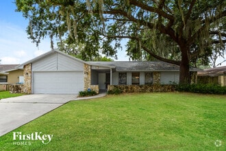Building Photo - 111 Slade Dr