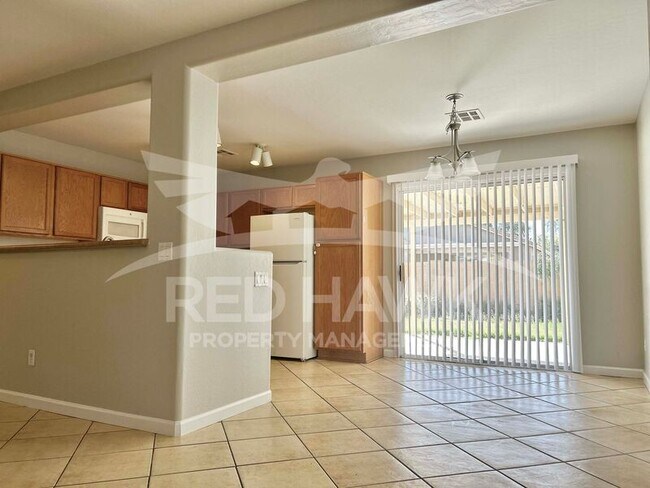 Building Photo - 2701 E Bagdad Rd