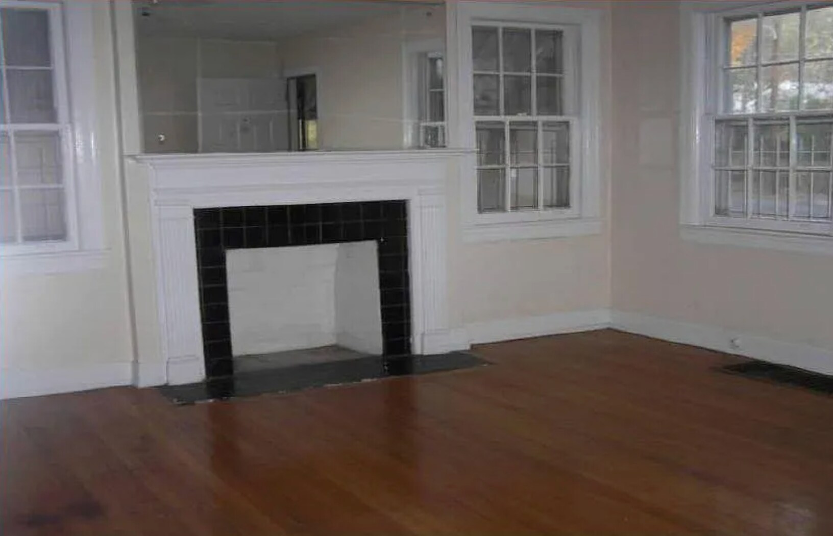 Building Photo - 3118 Avenue Q