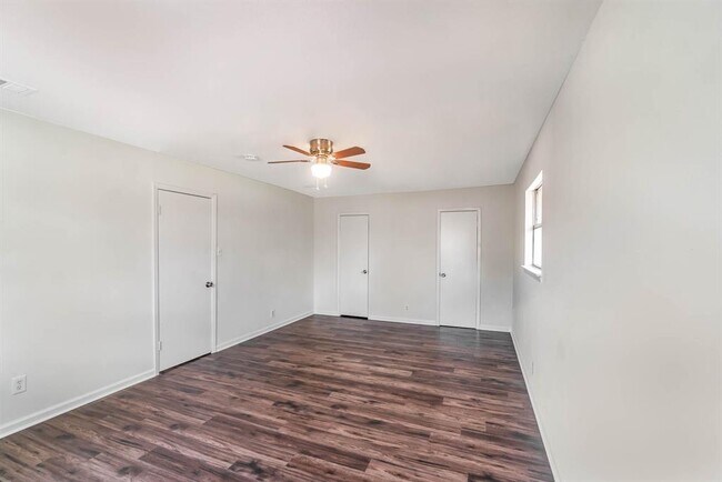 Building Photo - 405 Steeple Ridge Rd