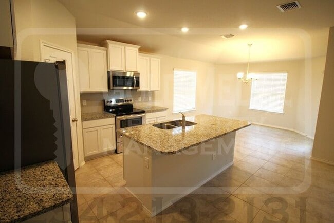 Building Photo - 1003 Torino St