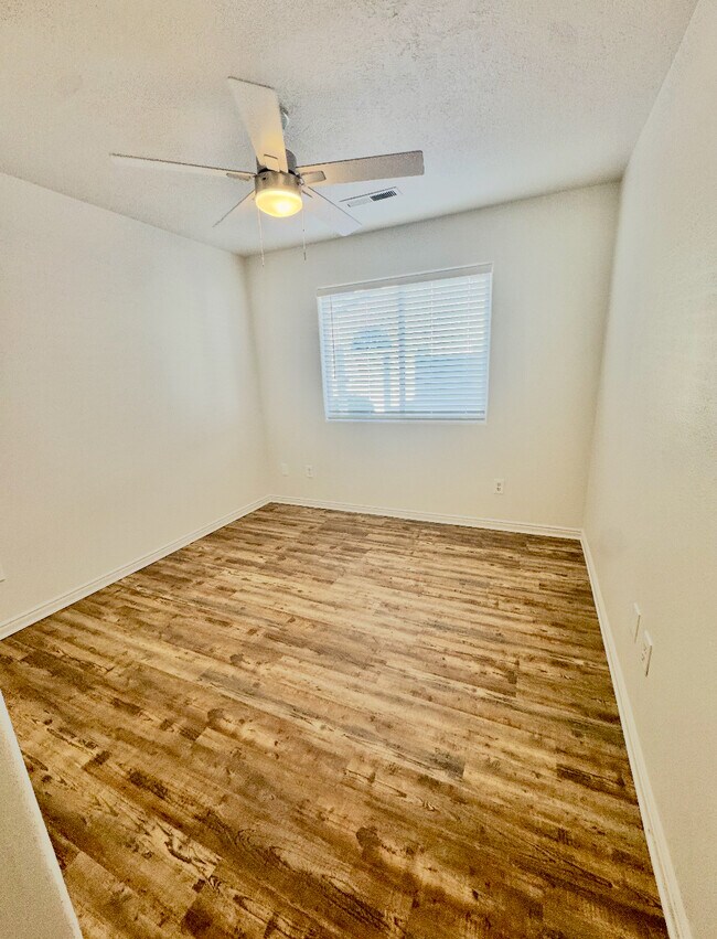 Building Photo - 281 W 100 N