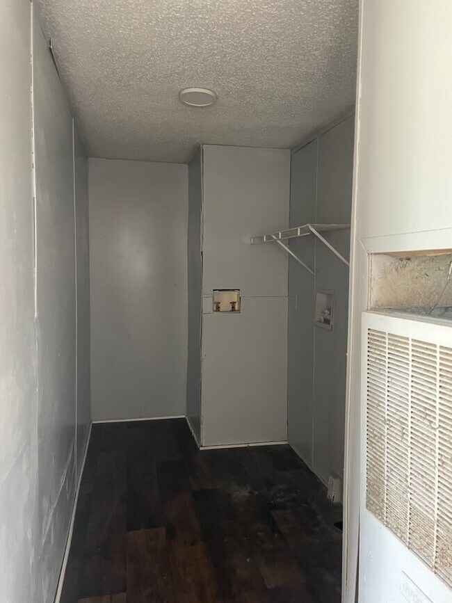 Building Photo - 3 BR 2 Bath 1,280 sq ft singlewide mobile home on 3.09 acres in Lonoke, AR