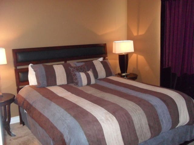 Building Photo - Meridian 2Bdr/2Bath Luxury Condo w/Den, Va...