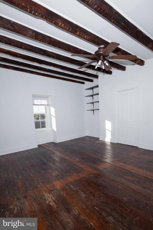 Building Photo - 633 N 3rd St