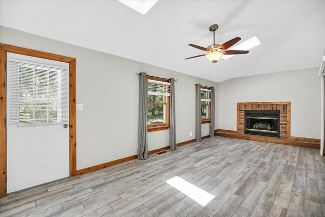 Building Photo - 1705 Lake Shore Dr