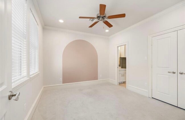 Building Photo - 5545 Cornish St