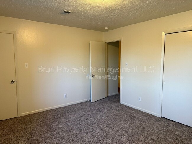 Building Photo - 1204 Glade Hill Dr