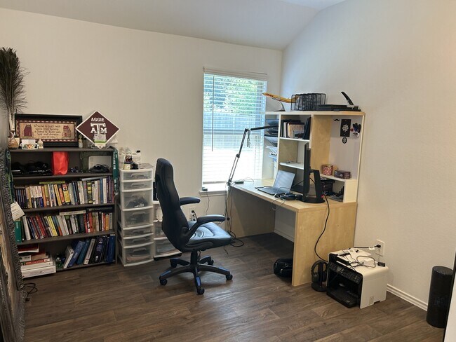 Building Photo - 3305 Cold Swan Ct