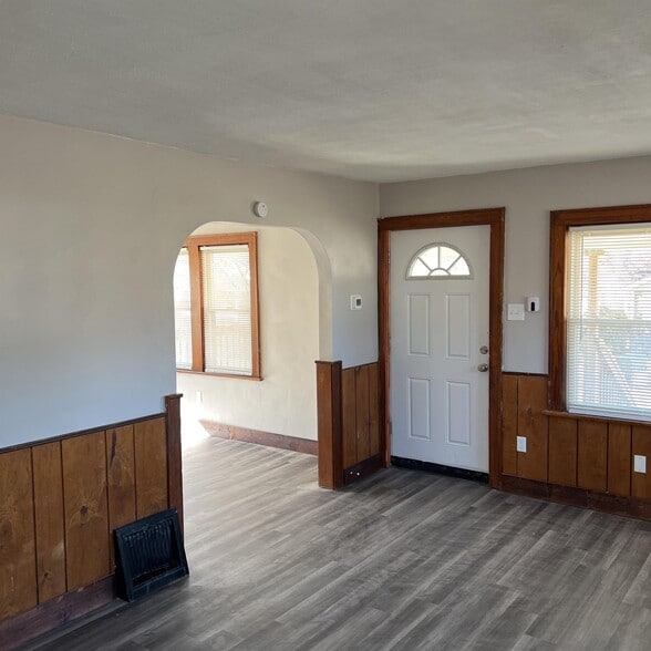 Building Photo - 1239 Herberich Ave