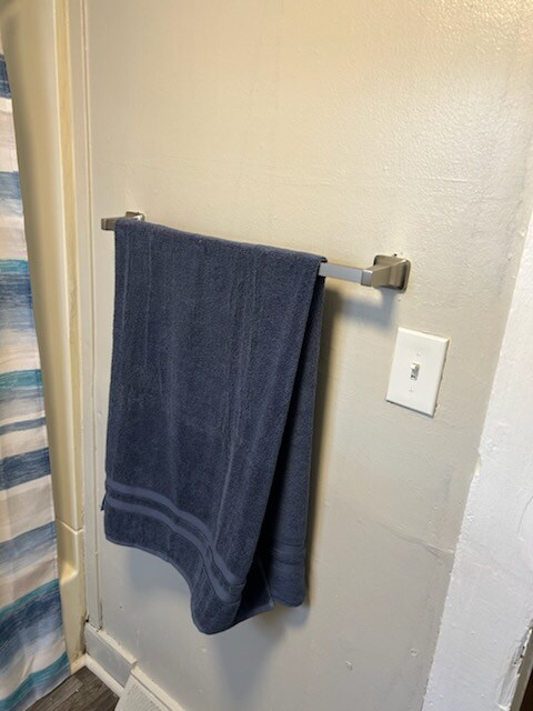 Building Photo - 927 S Jackson St