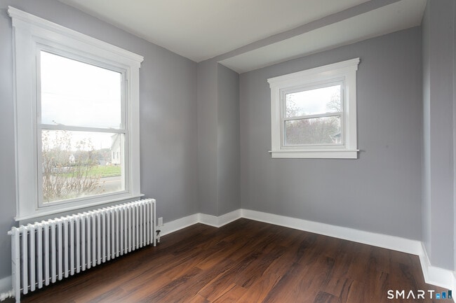 Building Photo - 101 Laurel St