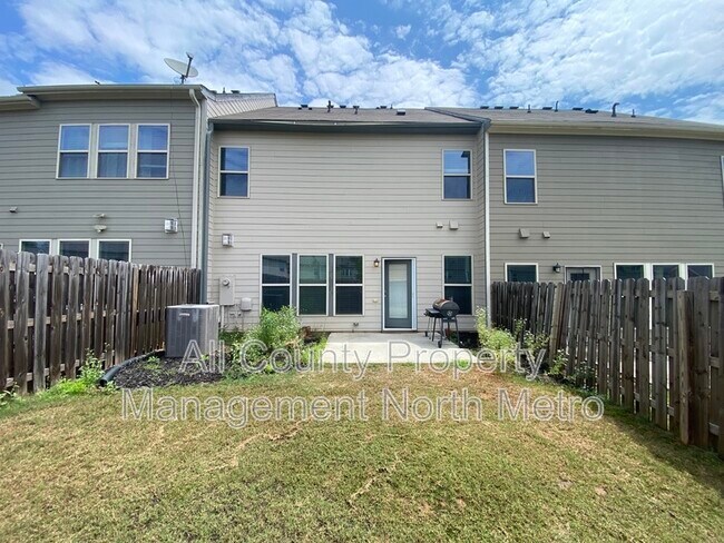 Building Photo - 1640 Putnam Pl
