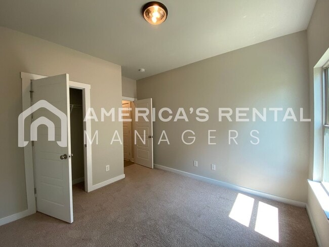 Building Photo - 206 Cotton Bayou Dr