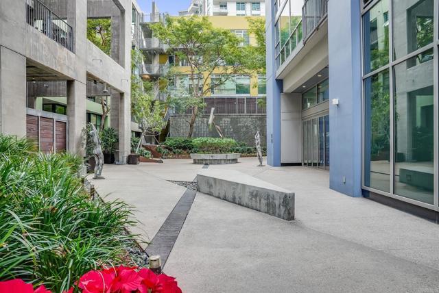 Building Photo - 321 Tenth Ave