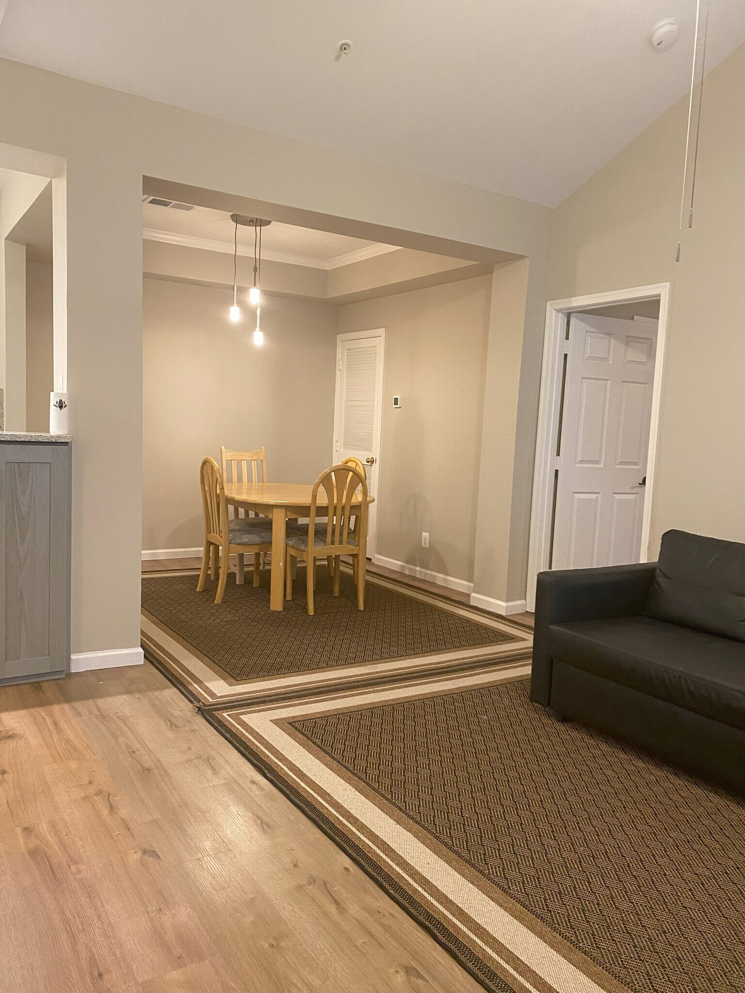 Building Photo - 46628 Drysdale Ter