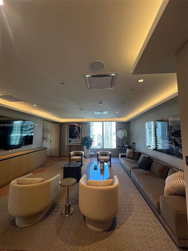 Building Photo - 121 NE 5th St