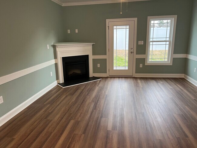 Living Room - 217 Braylock Dr