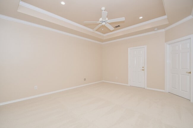 Building Photo - 2124 Nantucket Dr