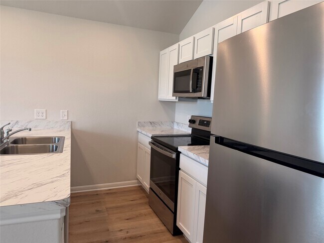Building Photo - 958 Rd 5702