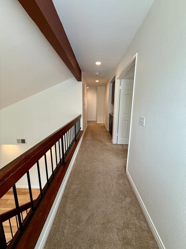 Building Photo - Spacious 4 Bedroom House with Large Fenced Yard! Landscaping Included! Two Car Garage!