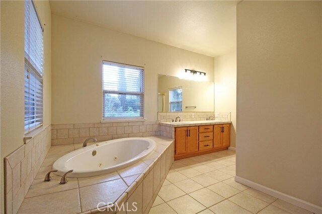 Building Photo - 18896 N Shore Dr