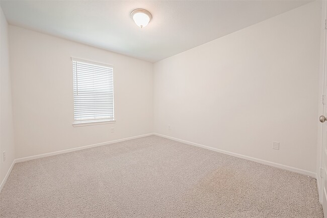 Building Photo - 3111 Trishelle Ct