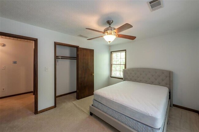 Building Photo - 3787 Etna Dr