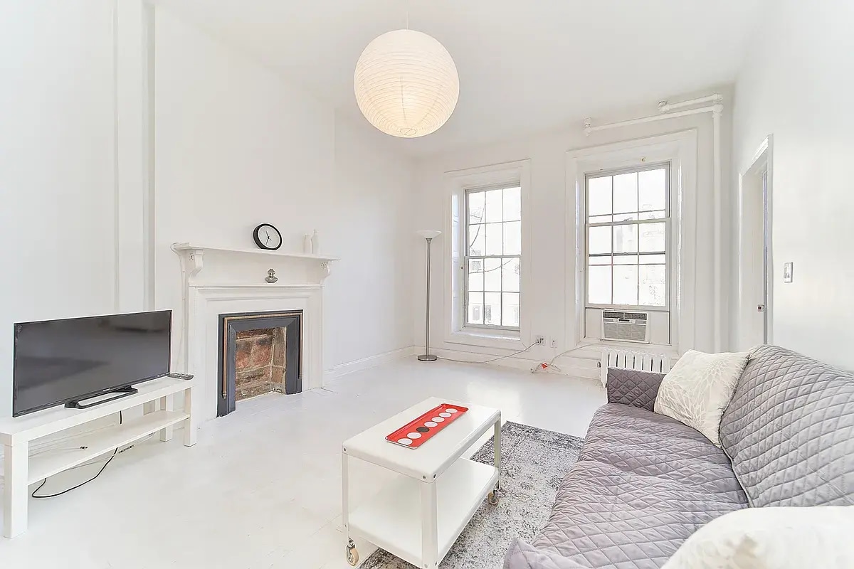 Building Photo - 168 W 130th St