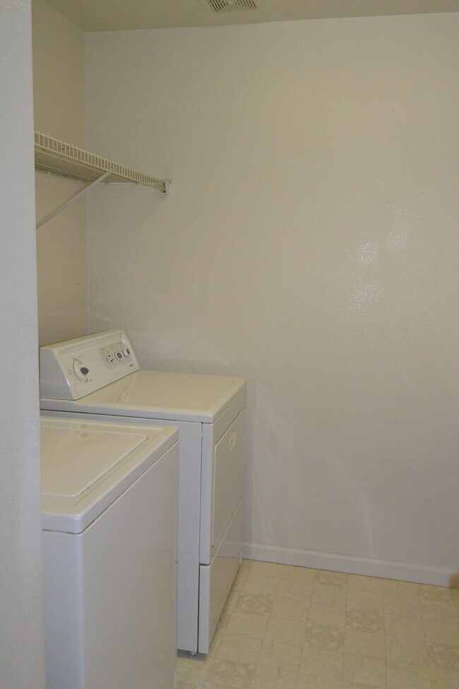 Building Photo - 2222 N Quincy Ct