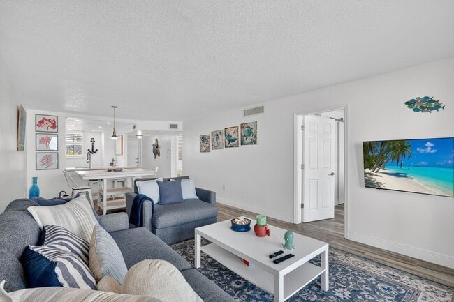 Building Photo - 9940 S Ocean Dr