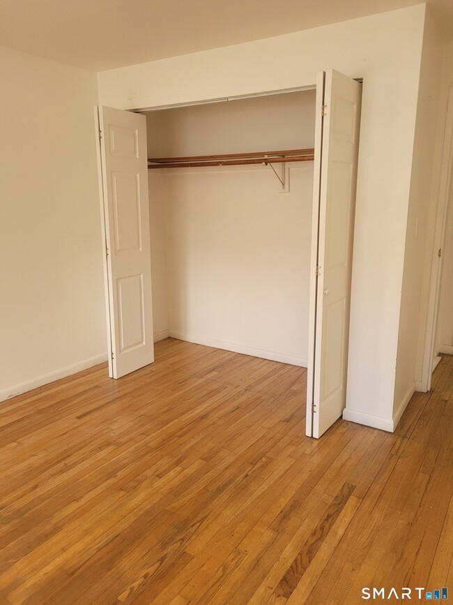 Building Photo - 70 Farmington Ave