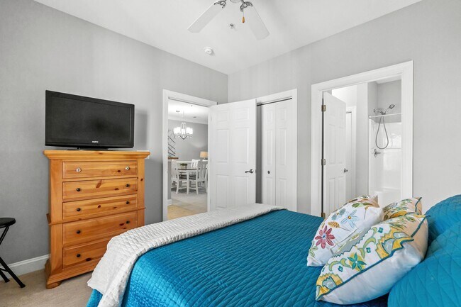 Building Photo - 4140 Hibiscus Dr