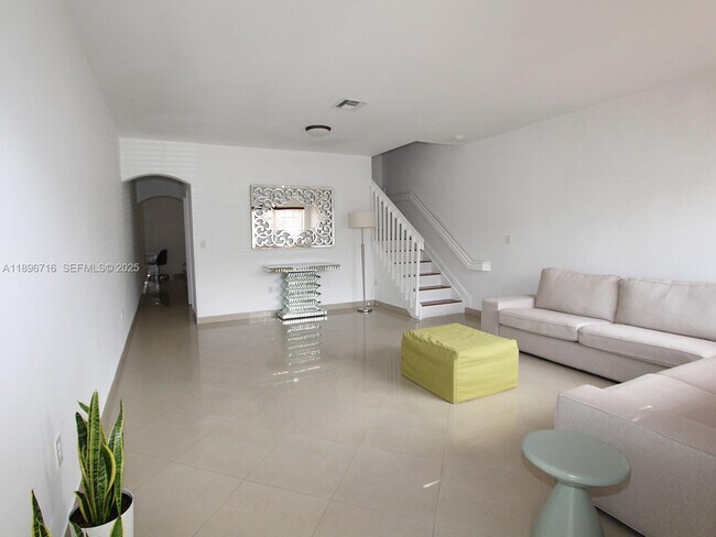 Building Photo - 5755 NW 115th Ct