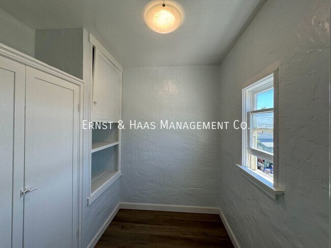 Building Photo - 1405 1/2 Olive Ave.-