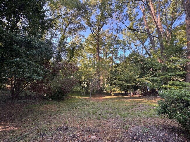 Building Photo - 612 Essington Pl