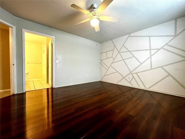 Building Photo - 14037 Fairway Island Dr