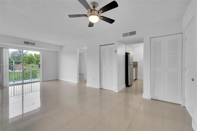 Primary Photo - 8260 SW 210th St