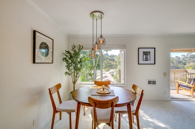 Building Photo - 8540 Via Mallorca Via