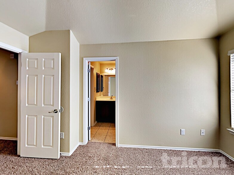 Building Photo - 3846 Bogie Way