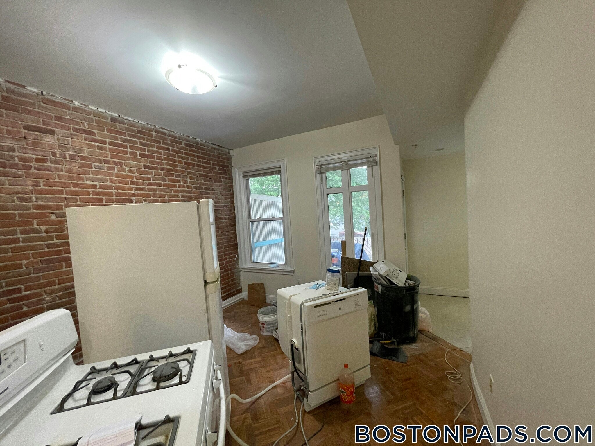 Building Photo - 53 Ashford St