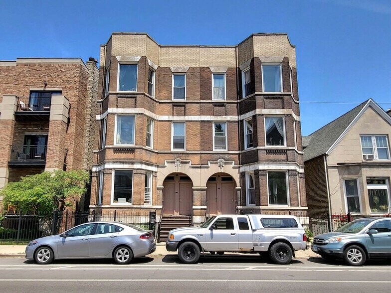 Building Photo - 2034 W Augusta Blvd