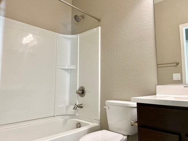 Building Photo - 152 N 56th Pl