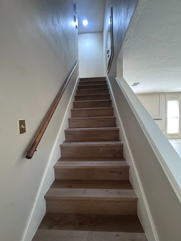 Building Photo - 10810 Sugar Hill Dr