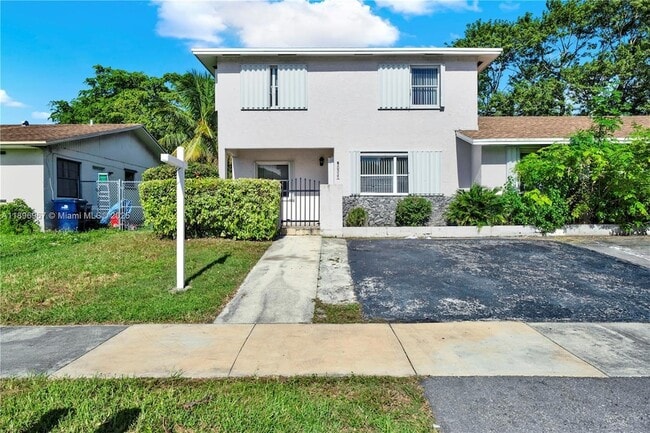 Primary Photo - 20537 SW 92nd Ct